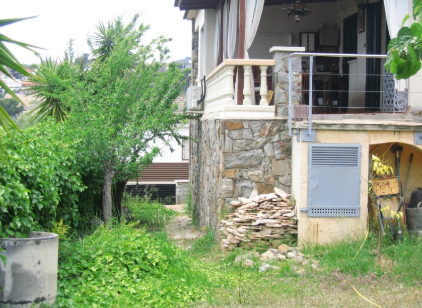 Venta - Chalet -
Calafell