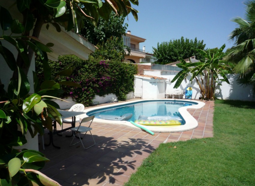 Venta - Chalet -
Calafell