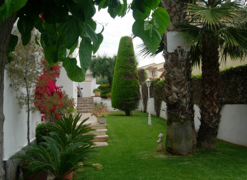 Venta - Chalet -
Calafell