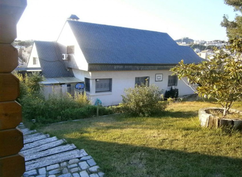 Venta - Chalet -
Calafell