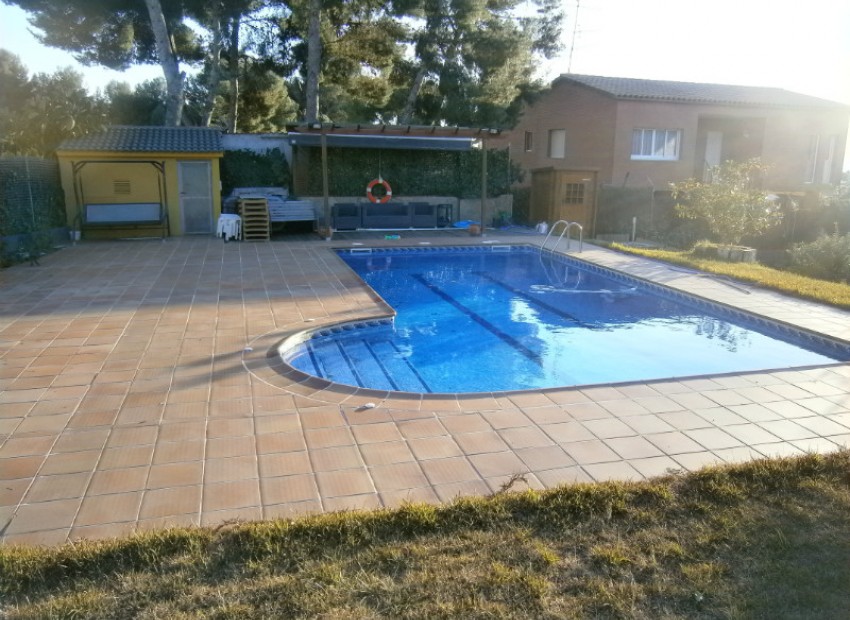 Venta - Chalet -
Calafell