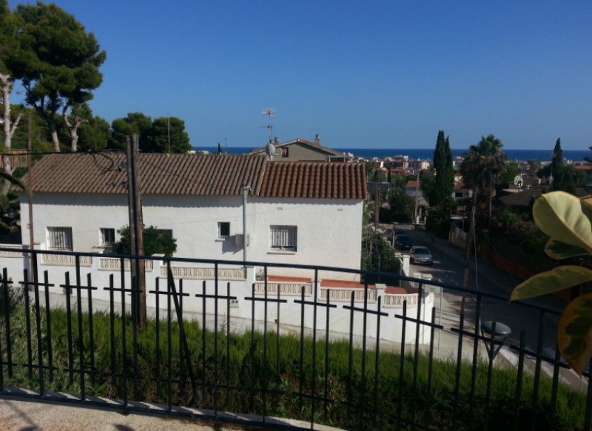 Venta - Chalet -
Calafell