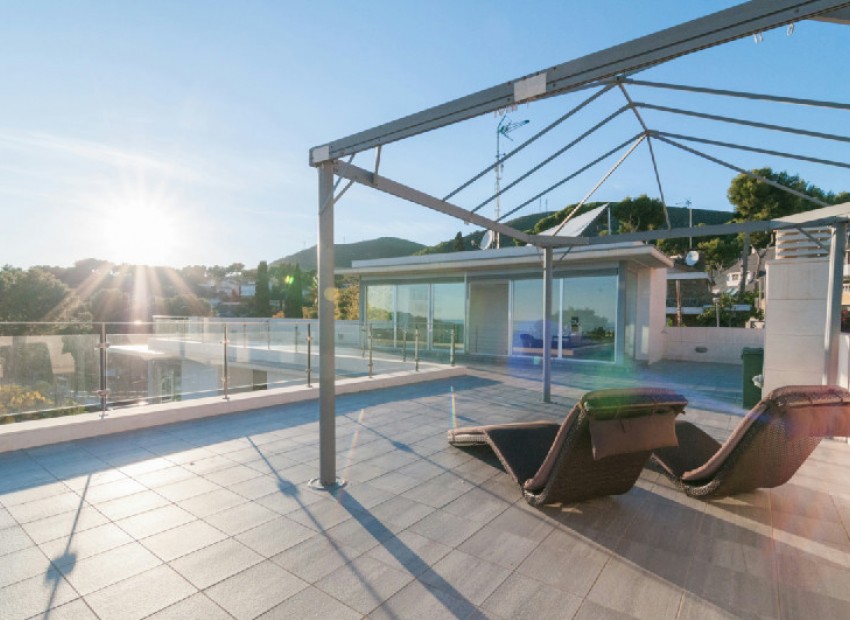 Venta - Chalet -
Castelldefels