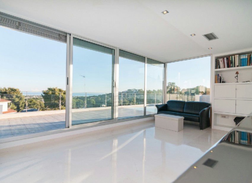 Venta - Chalet -
Castelldefels