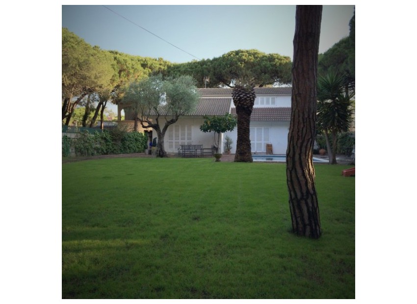 Venta - Chalet -
Castelldefels