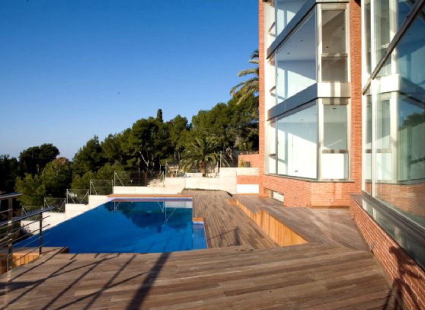Venta - Chalet -
Castelldefels