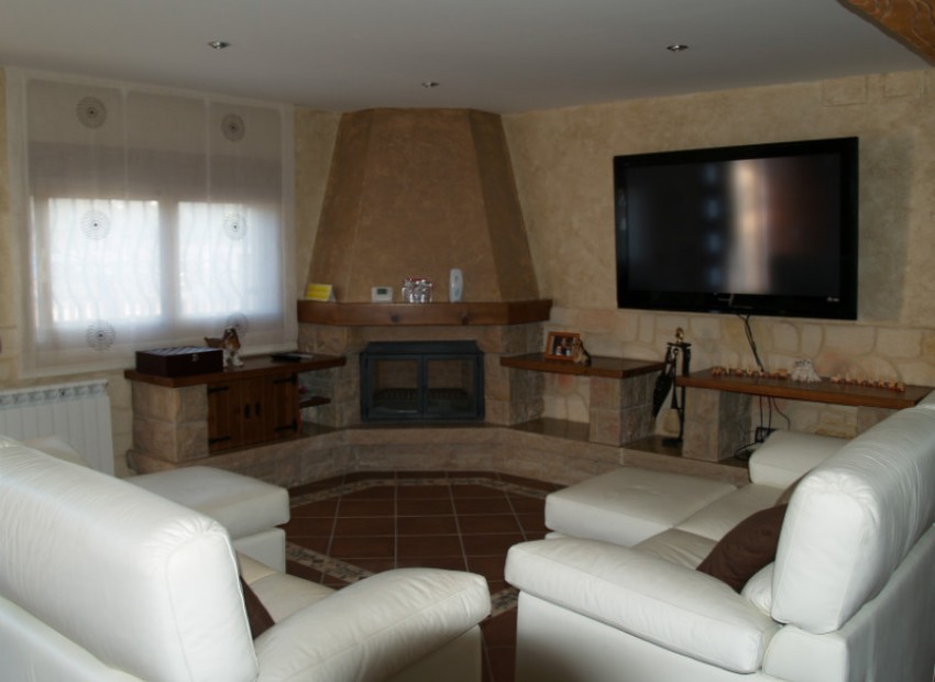 Venta - Chalet -
Cubellas