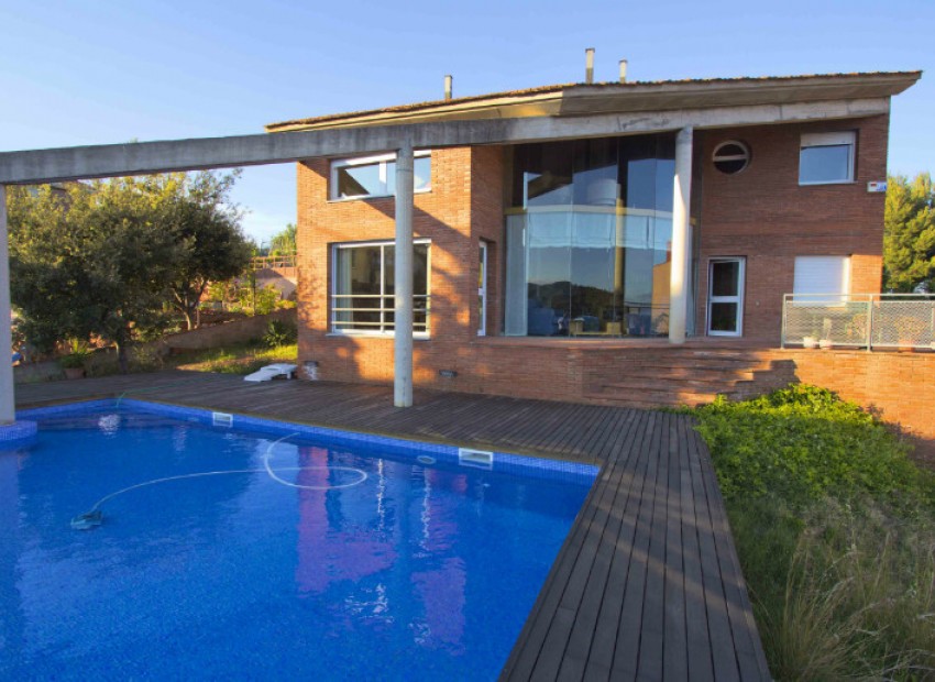 Venta - Chalet -
Gava