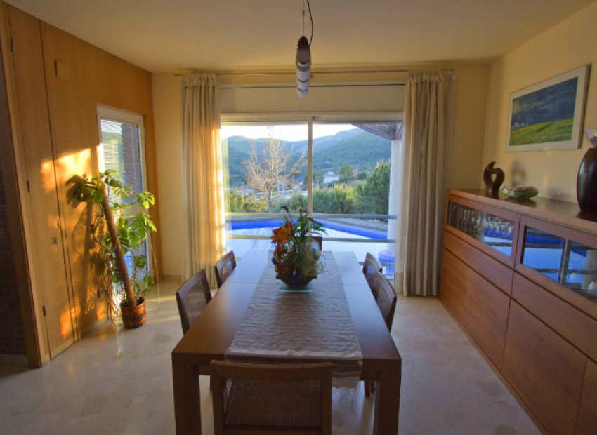 Venta - Chalet -
Gava