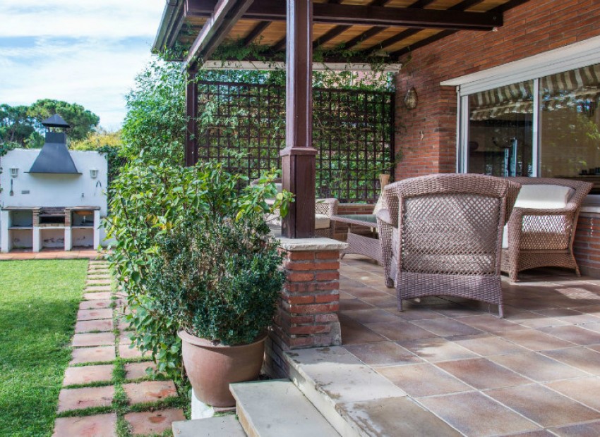 Venta - Chalet -
Gava