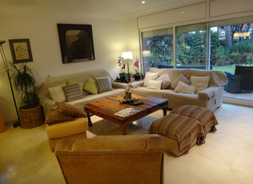 Venta - Chalet -
Gava