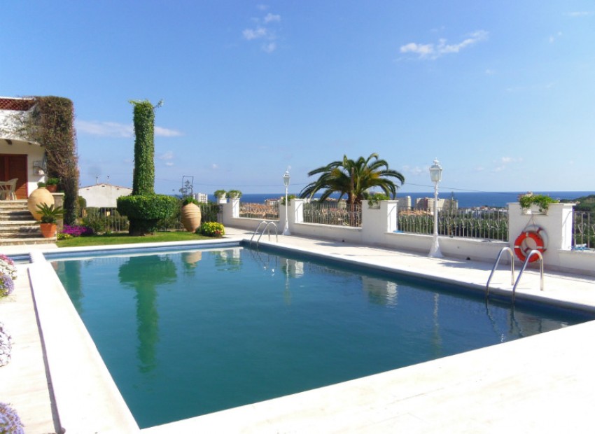 Venta - Chalet -
Patja de Aro - Sant Feliu de Guixols - Sant Antoni de Calonge - Costa