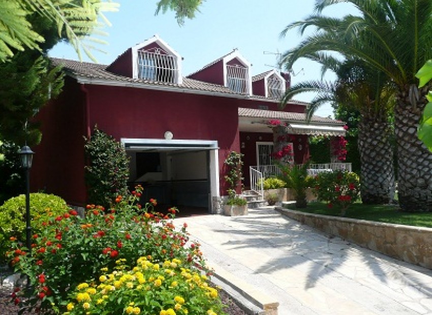 Venta - Chalet -
Sitges