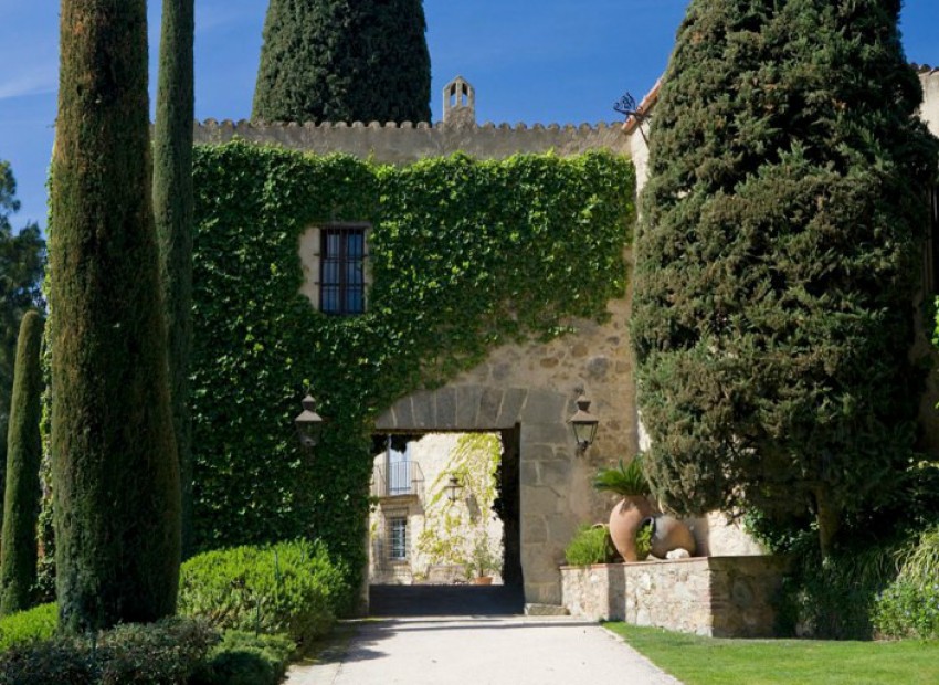 Venta - Finca rustica, castillo -
Barcelona