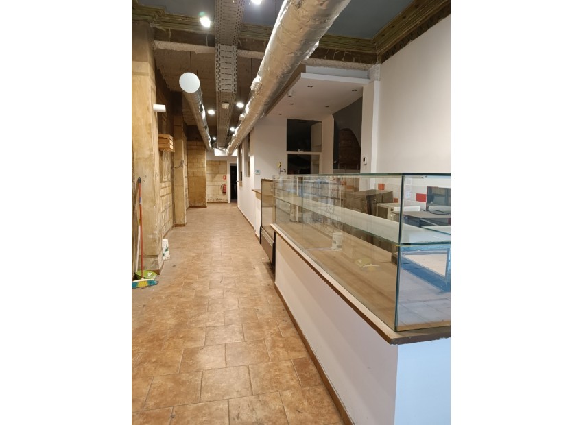 Venta - Local comercial  -
Barcelona