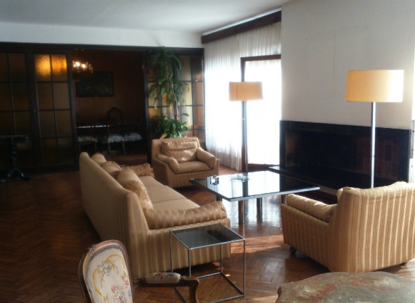 Venta - Piso -
Barcelona