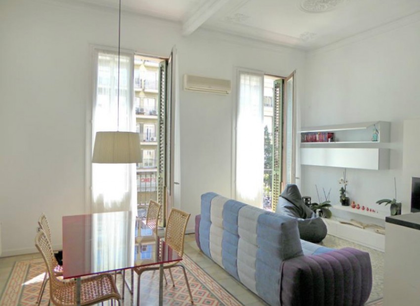 Venta - Piso -
Barcelona