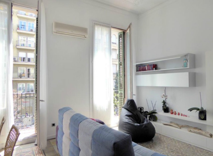 Venta - Piso -
Barcelona