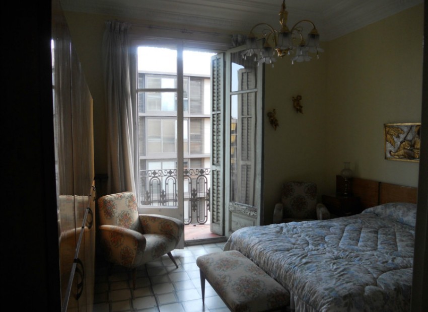 Venta - Piso -
Eixample