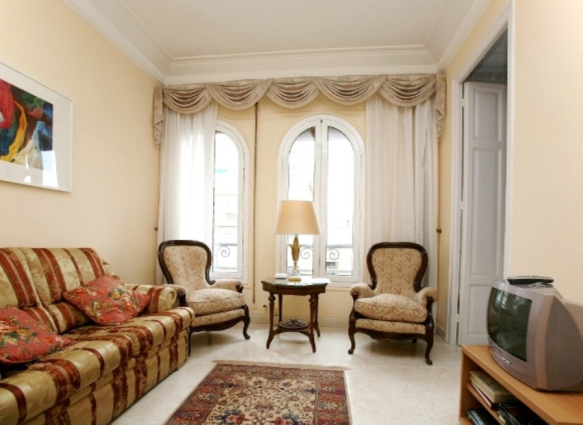 Venta - Piso -
Eixample