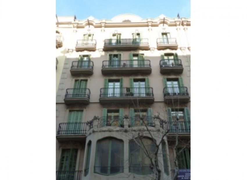 Venta - Piso -
Eixample