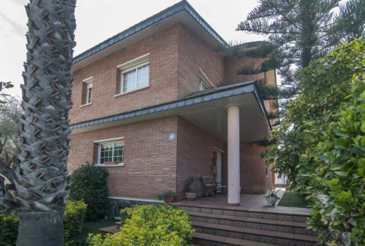 Вилла - Продажа - Castelldefels - Castelldefels