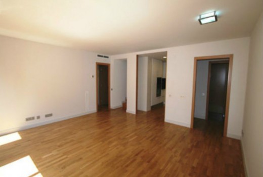 Sale - Piso -
Barcelona