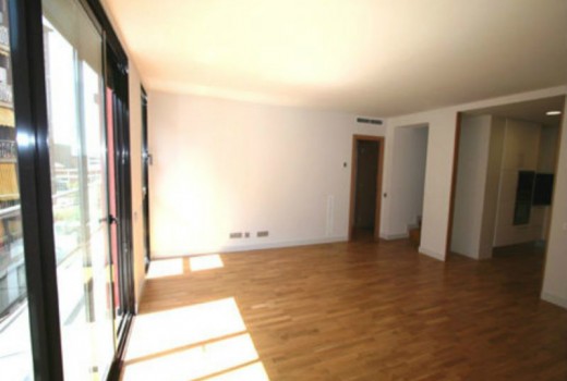 Sale - Piso -
Barcelona