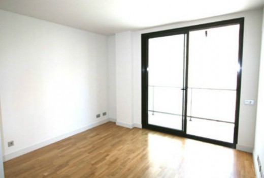 Sale - Piso -
Barcelona