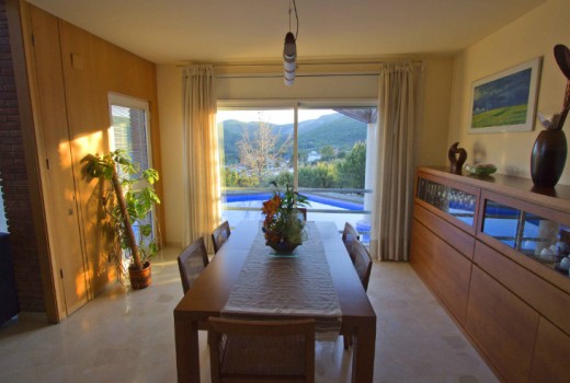 Sale - Chalet -
Gava