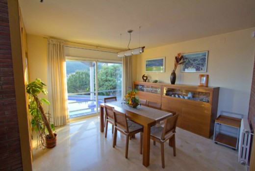 Sale - Chalet -
Gava