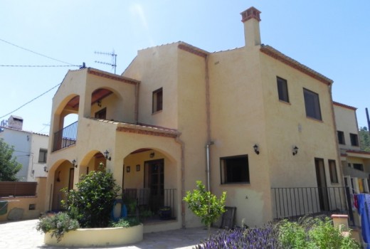 Venda - Chalet -
Coma Ruga