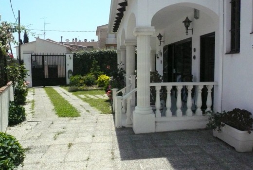 Sale - Chalet -
Calafell