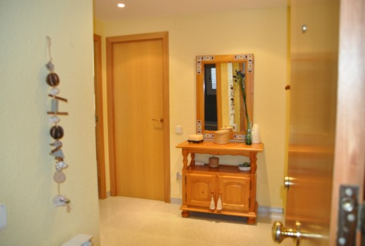 Sale - Piso -
Roda de Bara