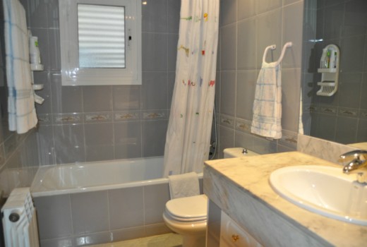 Sale - Piso -
Roda de Bara