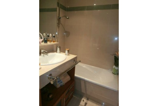 Sale - Piso -
Barcelona