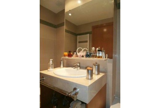 Sale - Piso -
Barcelona