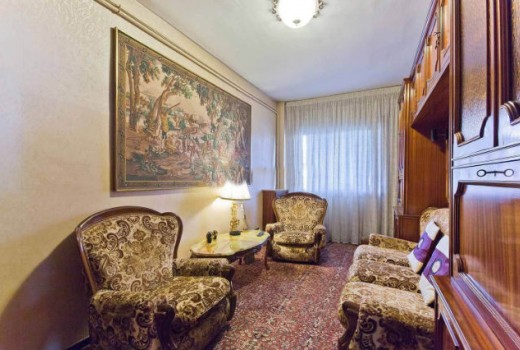 Sale - Piso -
Eixample