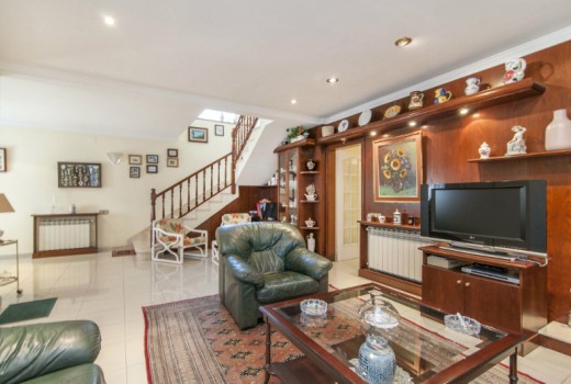 Venta - Chalet -
Castelldefels