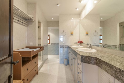 Venta - Chalet -
Barcelona