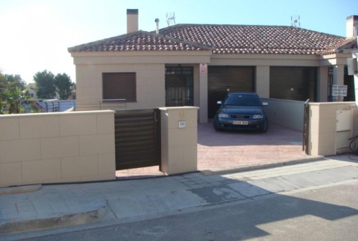 Sale - Chalet -
Calafell