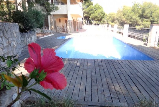 Venta - Chalet -
Castelldefels
