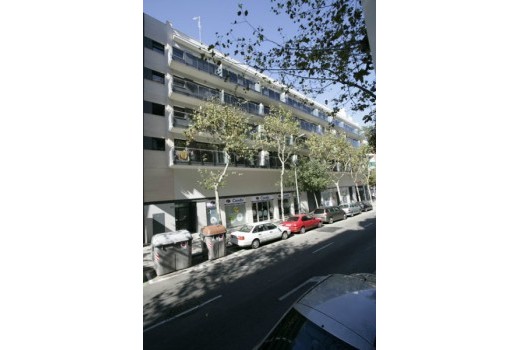 Venda - Piso -
Barcelona