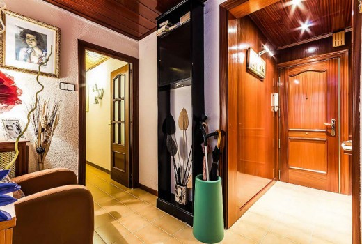 Sale - Piso -
Barcelona