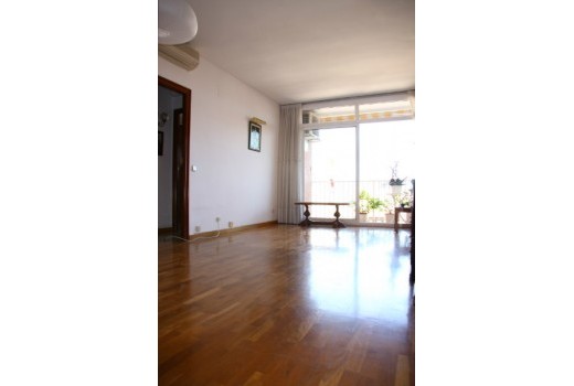 Sale - Piso -
Barcelona