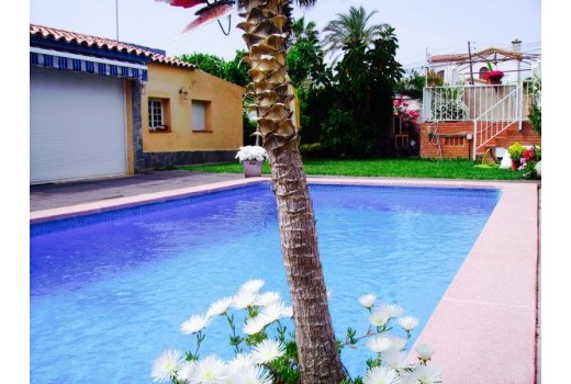 Sale - Chalet -
Cambrils