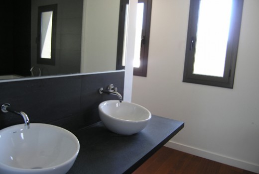 Sale - Chalet -
Barcelona