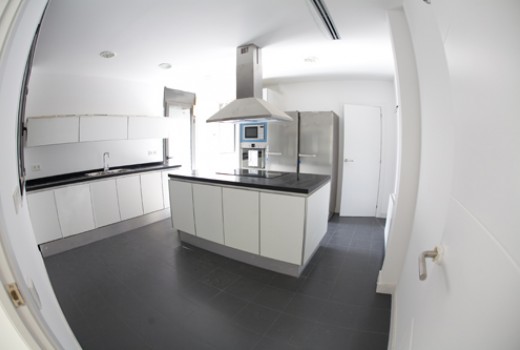 Sale - Chalet -
Barcelona