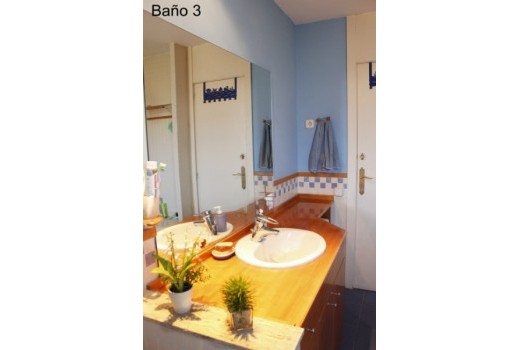 Sale - Adosado -
Barcelona