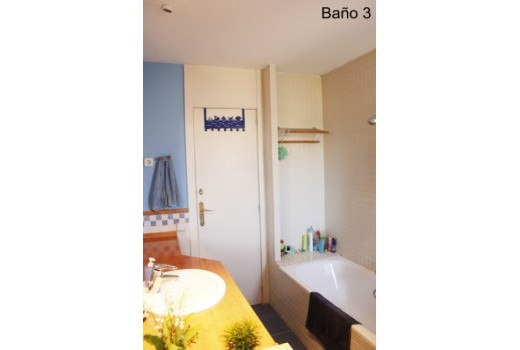 Sale - Adosado -
Barcelona